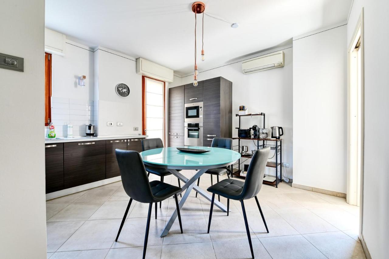 Pearl House - Sirmione Holiday - Jacuzzi Privata エクステリア 写真