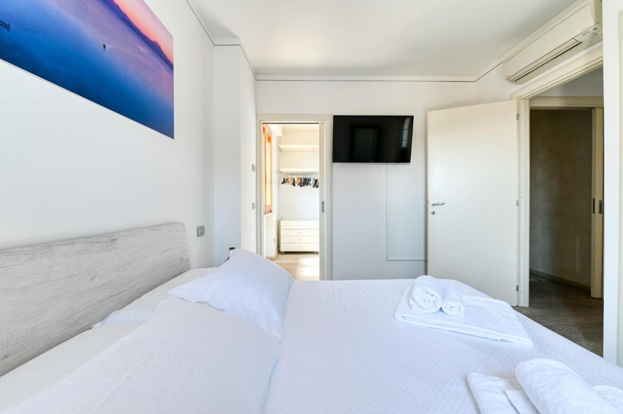 Pearl House - Sirmione Holiday - Jacuzzi Privata エクステリア 写真